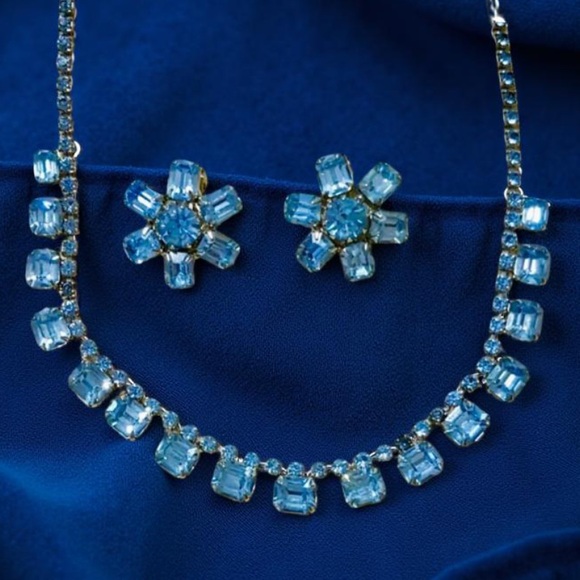Weiss Blue Necklace and earrings are Clio Ons Vintage - Picture 2 of 11